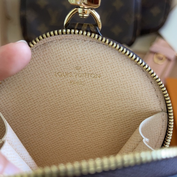 Authentic Louis Vuitton Multi Pochette - Picture 3 of 3